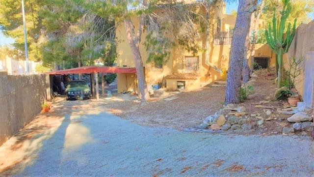 6 bedroom Villa for sale in Las Filipinas with pool garage - € 425,000 (Ref: 5820319)