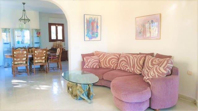 6 bedroom Villa for sale in Las Filipinas with pool garage - € 425,000 (Ref: 5820319)