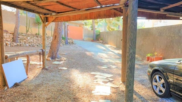 6 bedroom Villa for sale in Las Filipinas with pool garage - € 425,000 (Ref: 5820319)