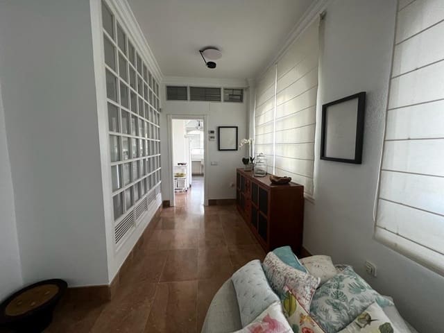 4 chambre Villa/Maison à vendre à El Chaparral - La Siesta - La Torreta, Torrevieja avec piscine garage - 890 000 € (Ref: 7539902)