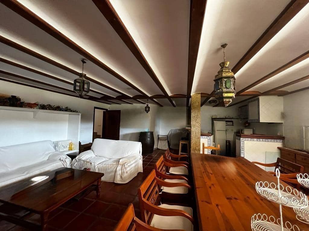 4 chambre Villa/Maison à vendre à Torrevieja avec piscine garage - 890 000 € (Ref: 7539902)