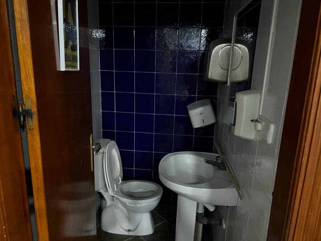 Komercyjne na sprzedaż w Torrevieja - 252 000 € (Ref: 7566386)