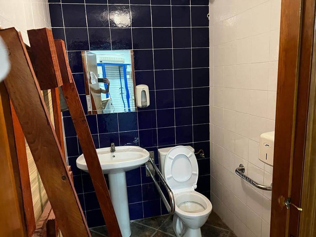 Komercyjne na sprzedaż w Torrevieja - 252 000 € (Ref: 7566386)