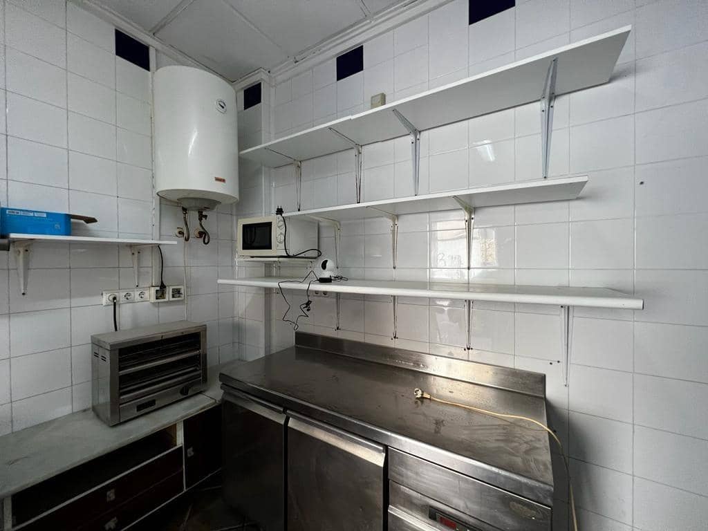 Komercyjne na sprzedaż w Torrevieja - 252 000 € (Ref: 7566386)