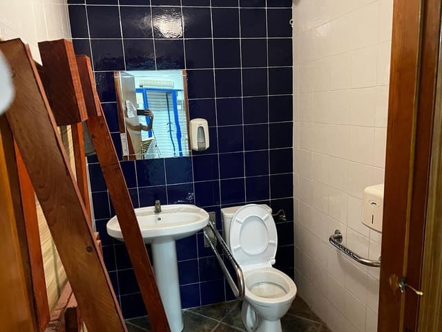 Commercial for sale in Playa del Cura, Torrevieja - € 252,000 (Ref: 7566386)