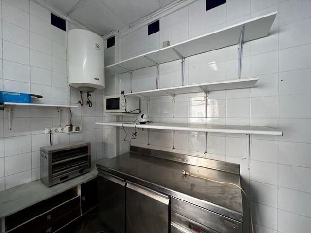 Commercial for sale in Playa del Cura, Torrevieja - € 252,000 (Ref: 7566386)