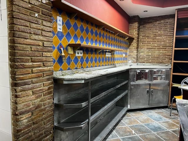 Commercial for sale in Playa del Cura, Torrevieja - € 252,000 (Ref: 7566386)