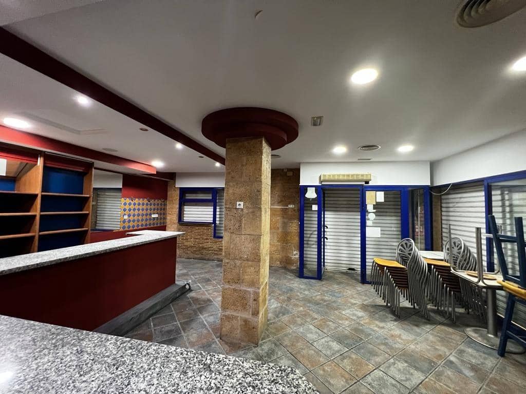 Komercyjne na sprzedaż w Torrevieja - 252 000 € (Ref: 7566386)