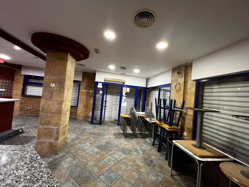 Komercyjne na sprzedaż w Torrevieja - 252 000 € (Ref: 7566386)