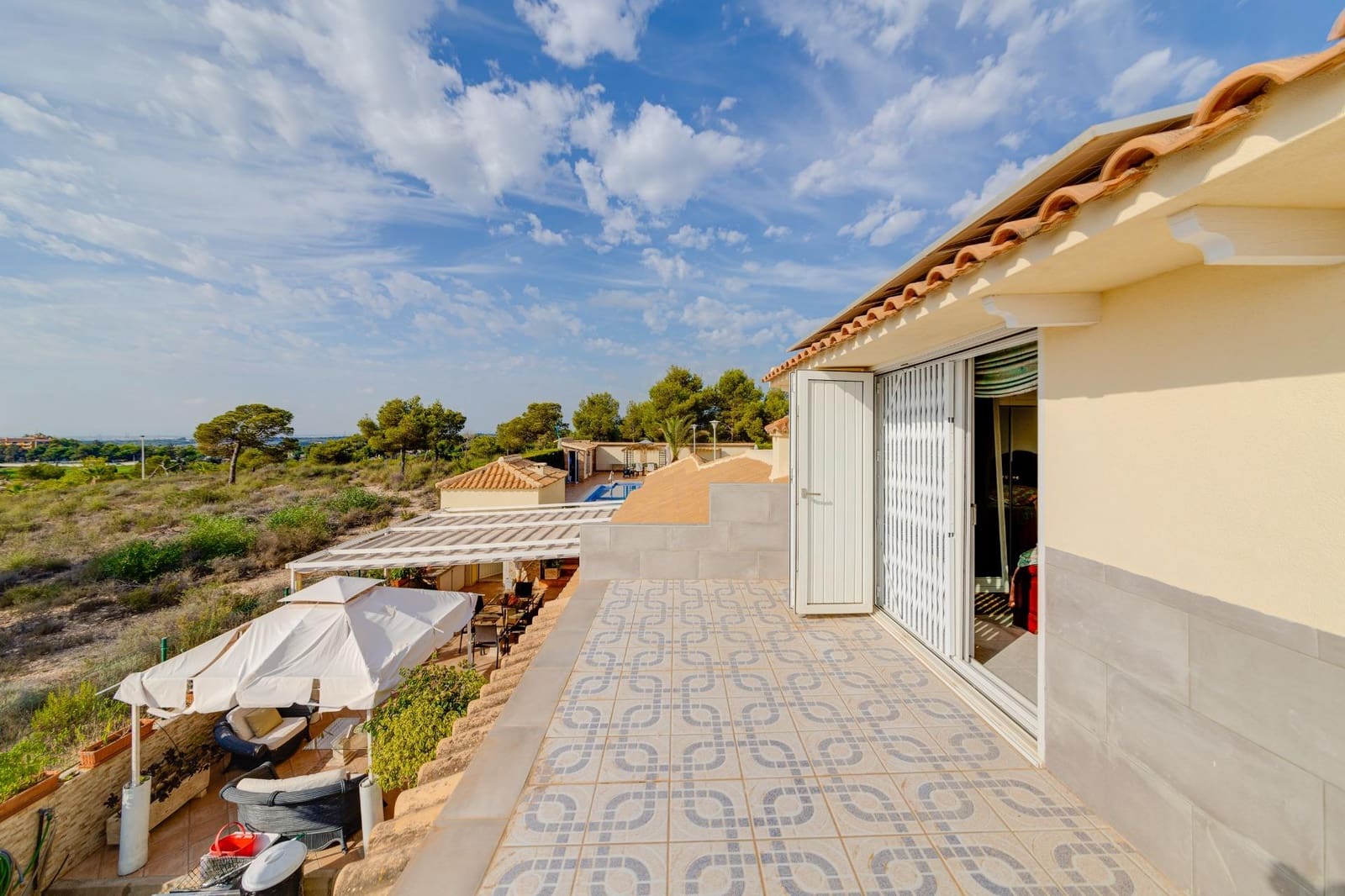 4 makuuhuone Huvila myytävänä paikassa Filipinas mukana uima-altaan 
autotalli - 726 538 € (Ref: 7819916)