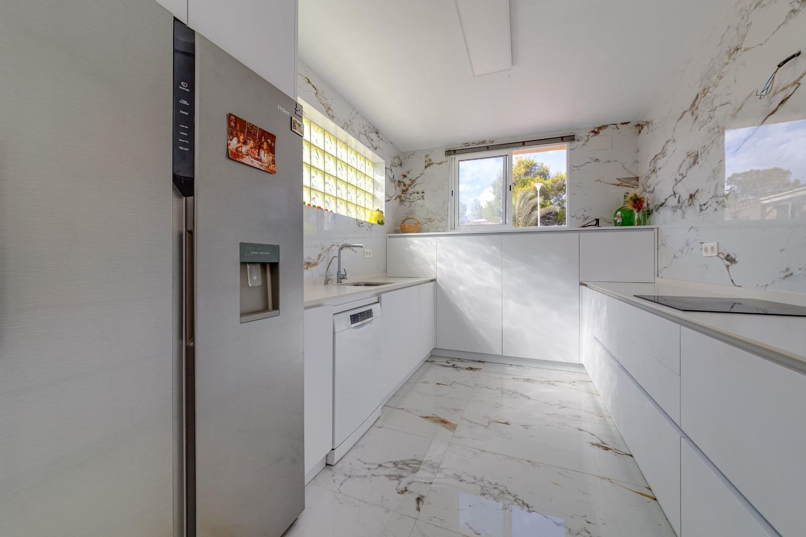 4 makuuhuone Huvila myytävänä paikassa Filipinas mukana uima-altaan 
autotalli - 726 538 € (Ref: 7819916)