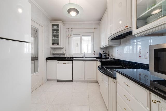 4 makuuhuone Huvila myytävänä paikassa Las Filipinas mukana uima-altaan 
autotalli - 726 538 € (Ref: 7819916)