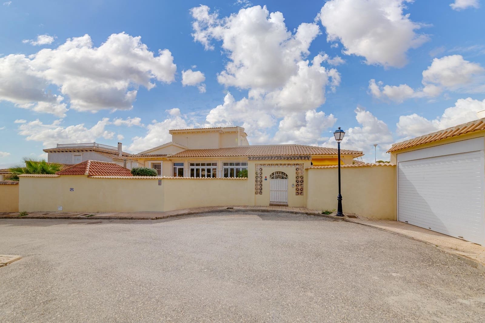 4 makuuhuone Huvila myytävänä paikassa Filipinas mukana uima-altaan 
autotalli - 726 538 € (Ref: 7819916)