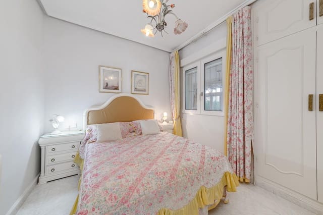 4 makuuhuone Huvila myytävänä paikassa Las Filipinas mukana uima-altaan 
autotalli - 726 538 € (Ref: 7819916)