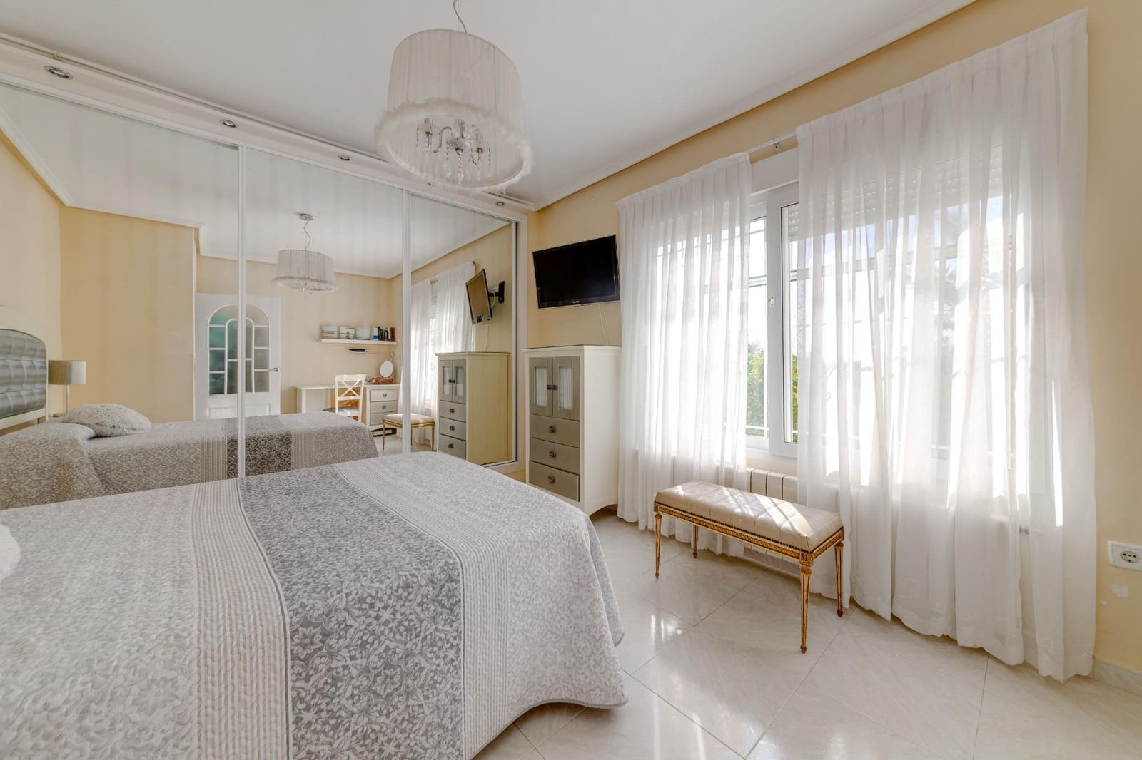 4 makuuhuone Huvila myytävänä paikassa Filipinas mukana uima-altaan 
autotalli - 726 538 € (Ref: 7819916)