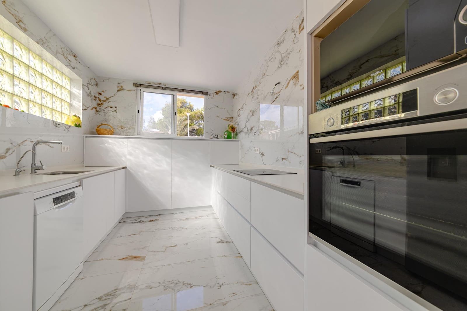 4 makuuhuone Huvila myytävänä paikassa Filipinas mukana uima-altaan 
autotalli - 726 538 € (Ref: 7819916)