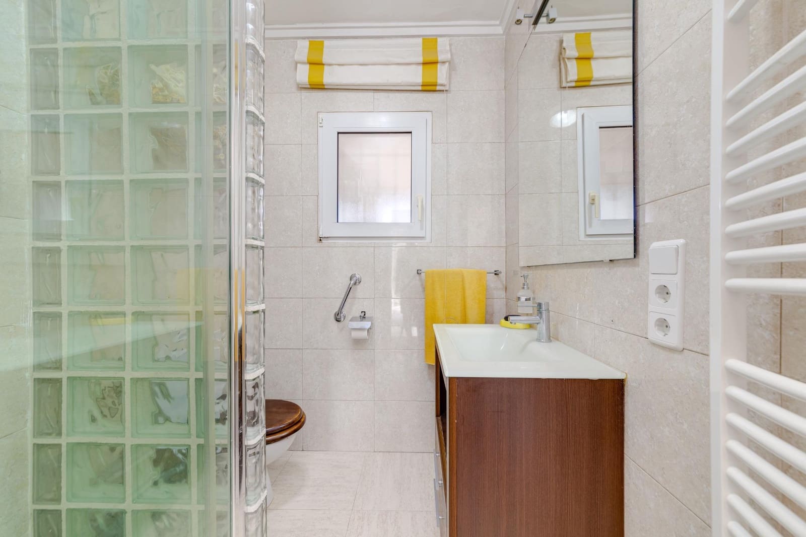 4 makuuhuone Huvila myytävänä paikassa Filipinas mukana uima-altaan 
autotalli - 726 538 € (Ref: 7819916)