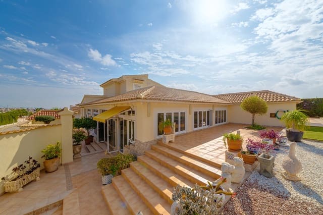 4 makuuhuone Huvila myytävänä paikassa Las Filipinas mukana uima-altaan 
autotalli - 726 538 € (Ref: 7819916)