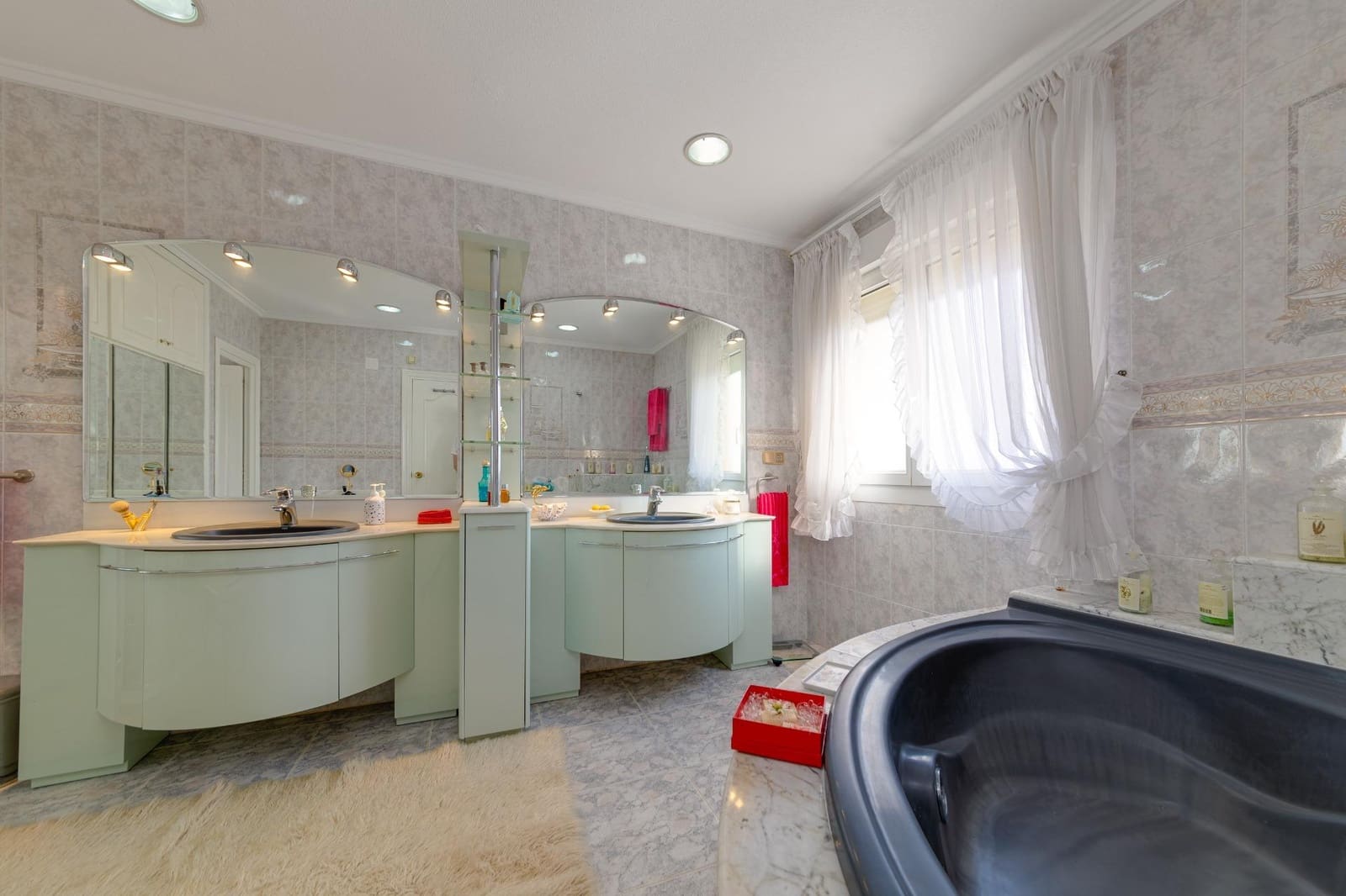 4 makuuhuone Huvila myytävänä paikassa Filipinas mukana uima-altaan 
autotalli - 726 538 € (Ref: 7819916)