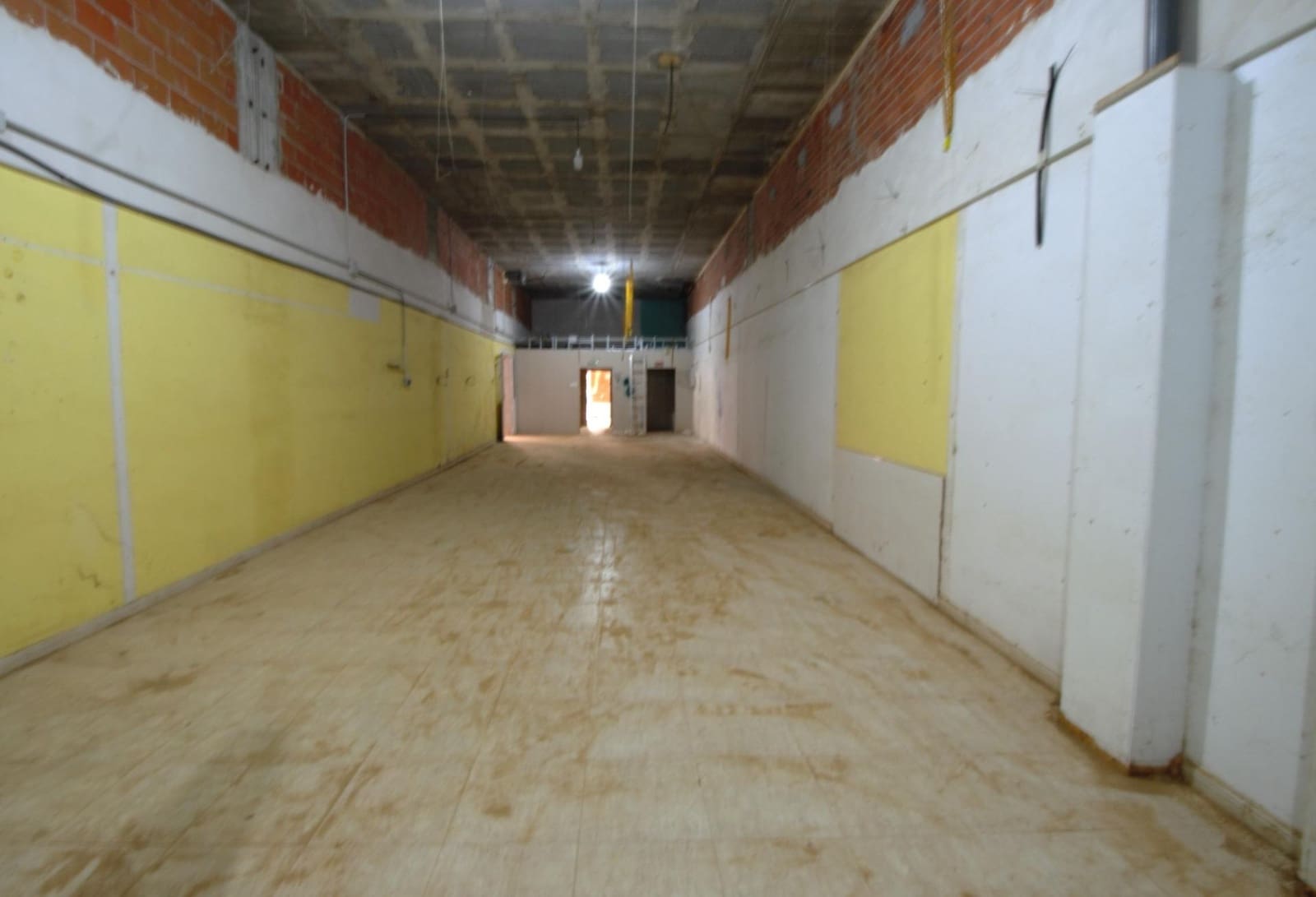 Komercyjne na sprzedaż w Torrevieja - 244 999 € (Ref: 8279301)