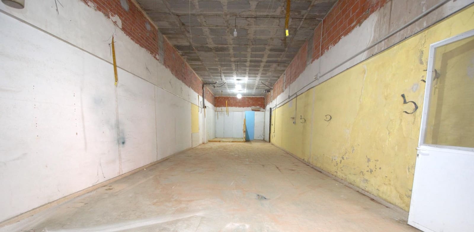 Komercyjne na sprzedaż w Torrevieja - 244 999 € (Ref: 8279301)