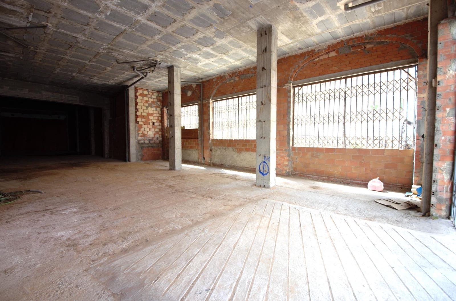 Komercyjne na sprzedaż w Torrevieja - 244 999 € (Ref: 8279301)