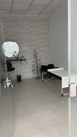 Comercial para venda em Torrevieja - 134 999 € (Ref: 8322938)