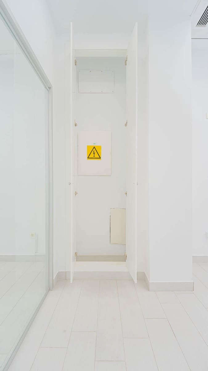 Commercial for sale in Torrevieja - € 134,999 (Ref: 8322938)