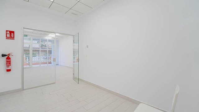 Gewerbe zu verkaufen in Torrevieja - 134.999 € (Ref: 8322938)