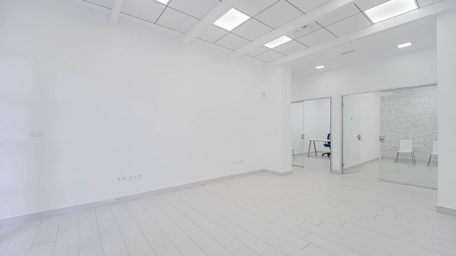 Commercial for sale in Torrevieja - € 134,999 (Ref: 8322938)