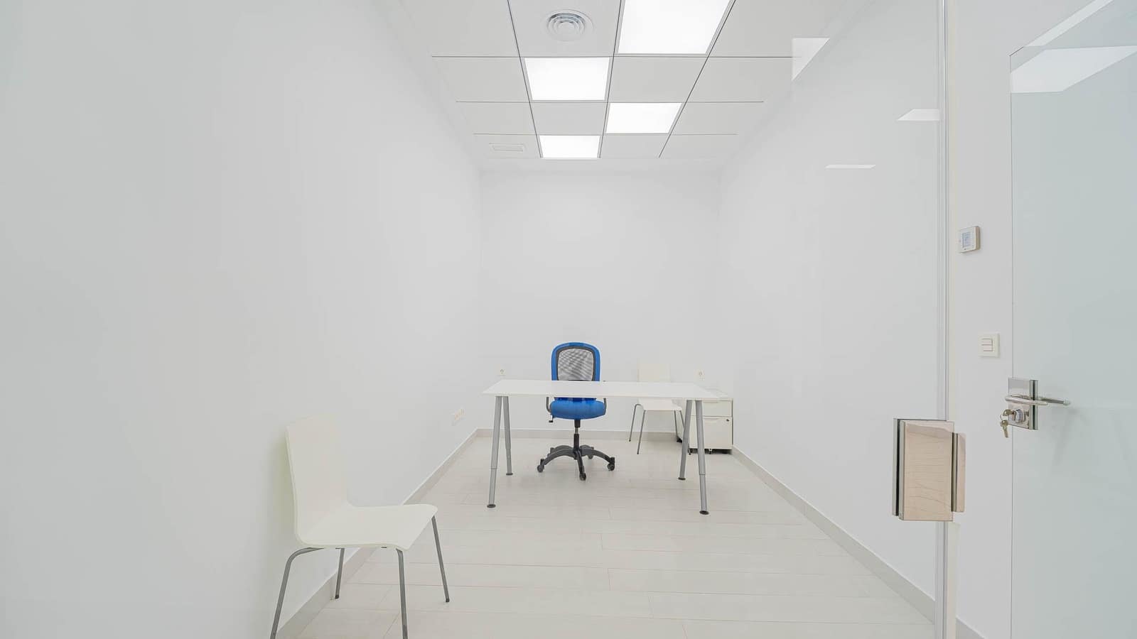 Commercial for sale in Torrevieja - € 134,999 (Ref: 8322938)