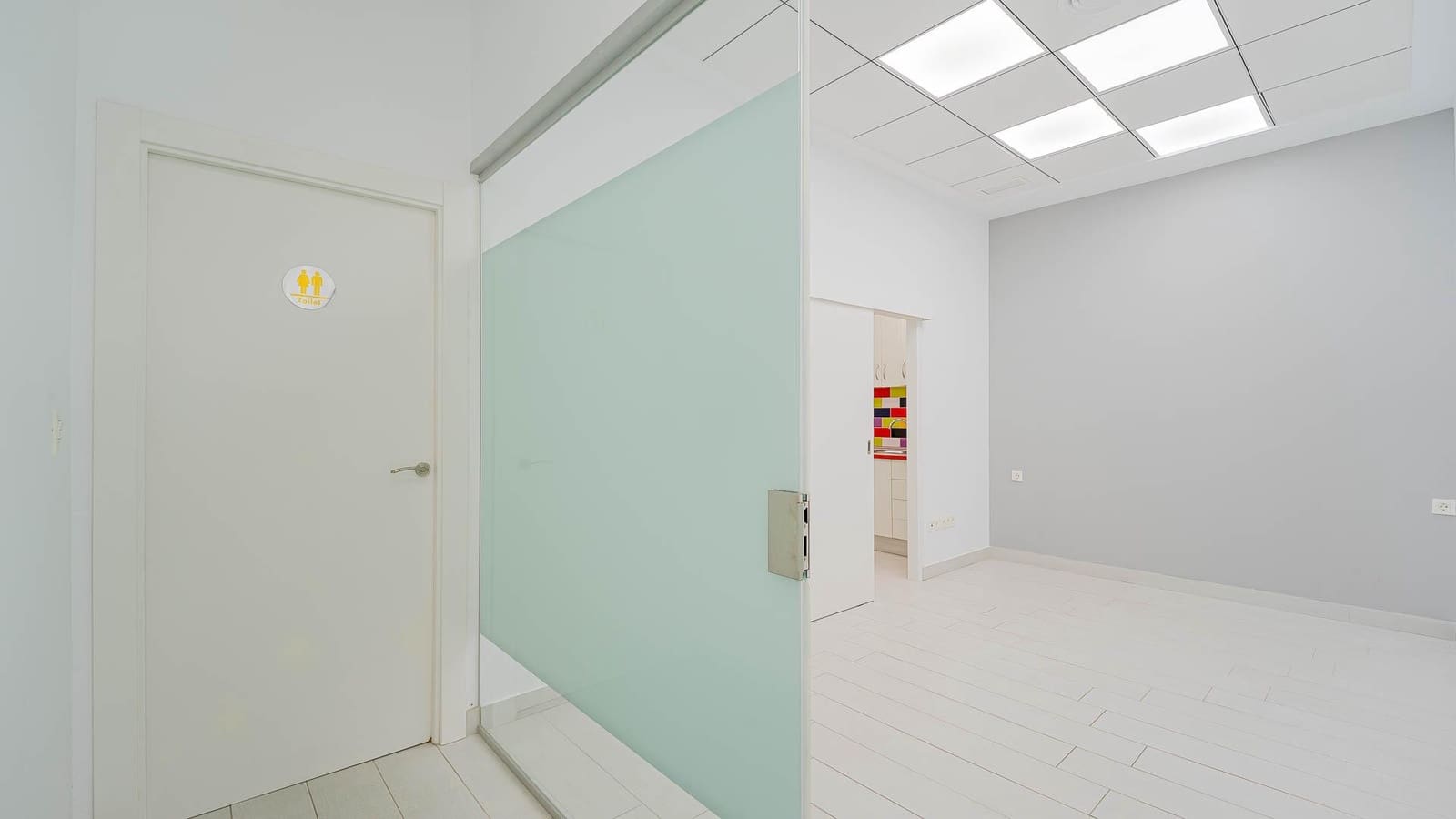 Commercial for sale in Torrevieja - € 134,999 (Ref: 8322938)