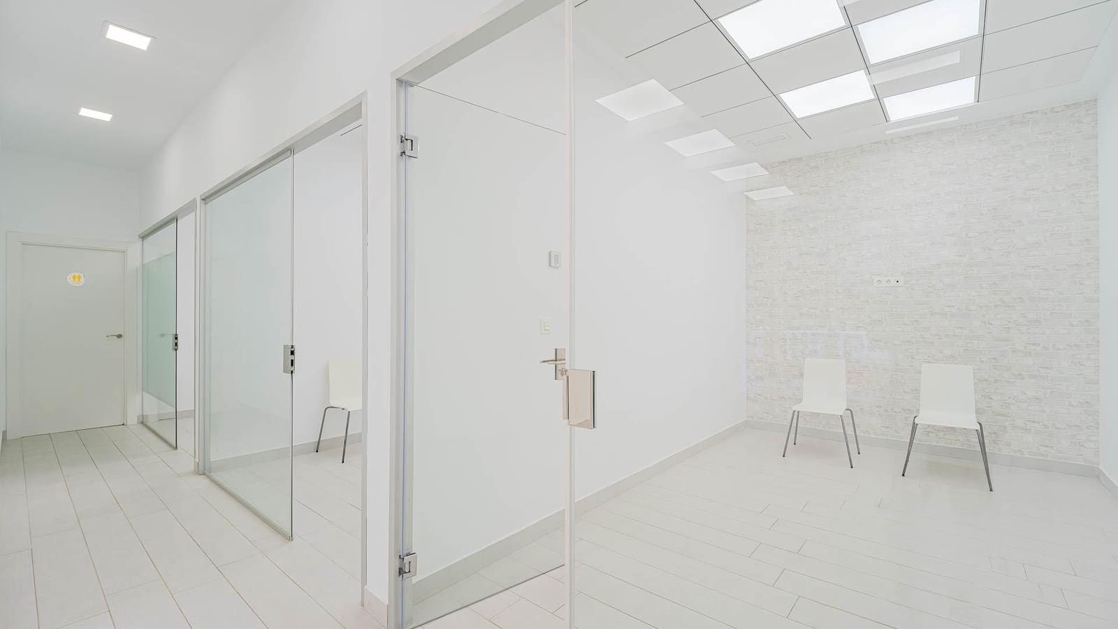 Commercial for sale in Torrevieja - € 134,999 (Ref: 8322938)