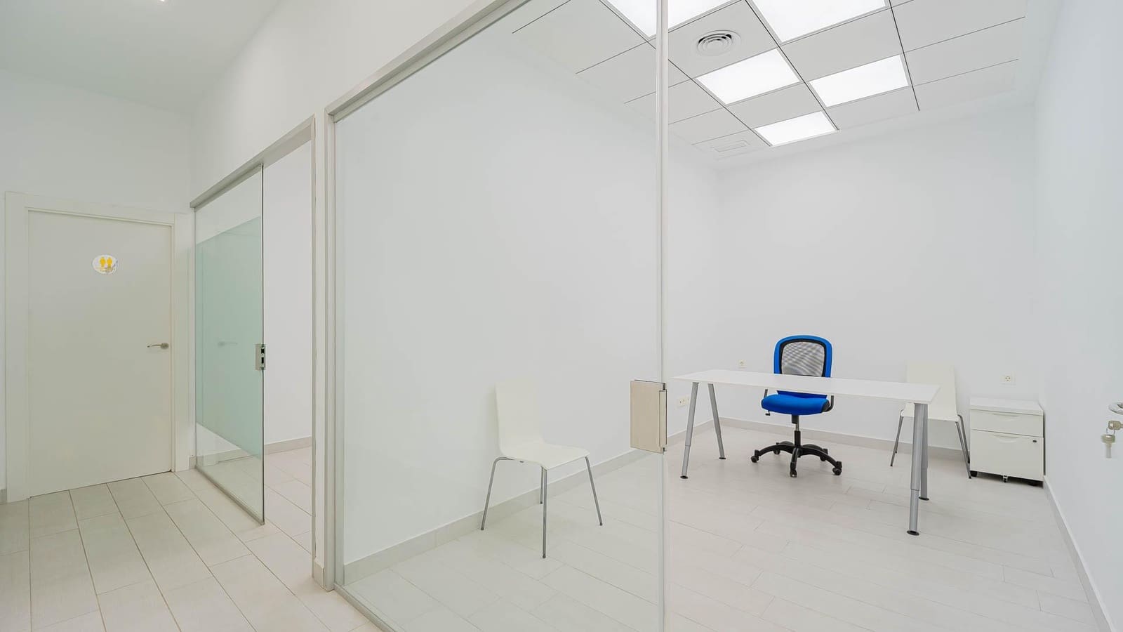 Commercial for sale in Torrevieja - € 134,999 (Ref: 8322938)