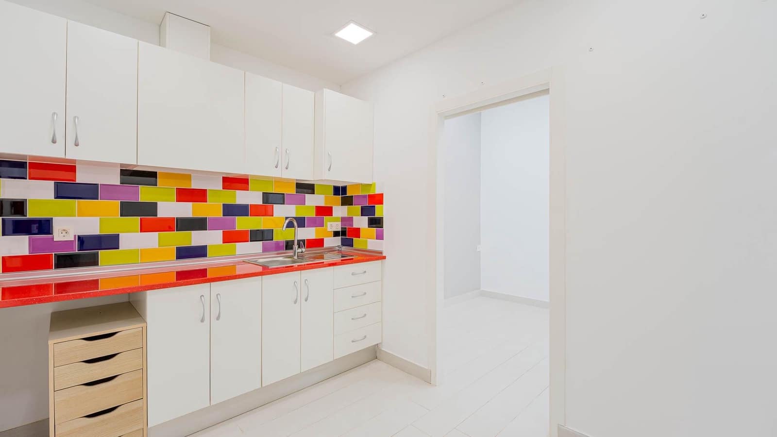 Commercial for sale in Torrevieja - € 134,999 (Ref: 8322938)