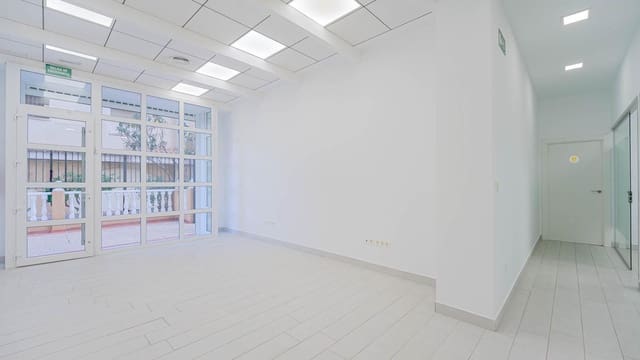 Gewerbe zu verkaufen in Torrevieja - 134.999 € (Ref: 8322938)