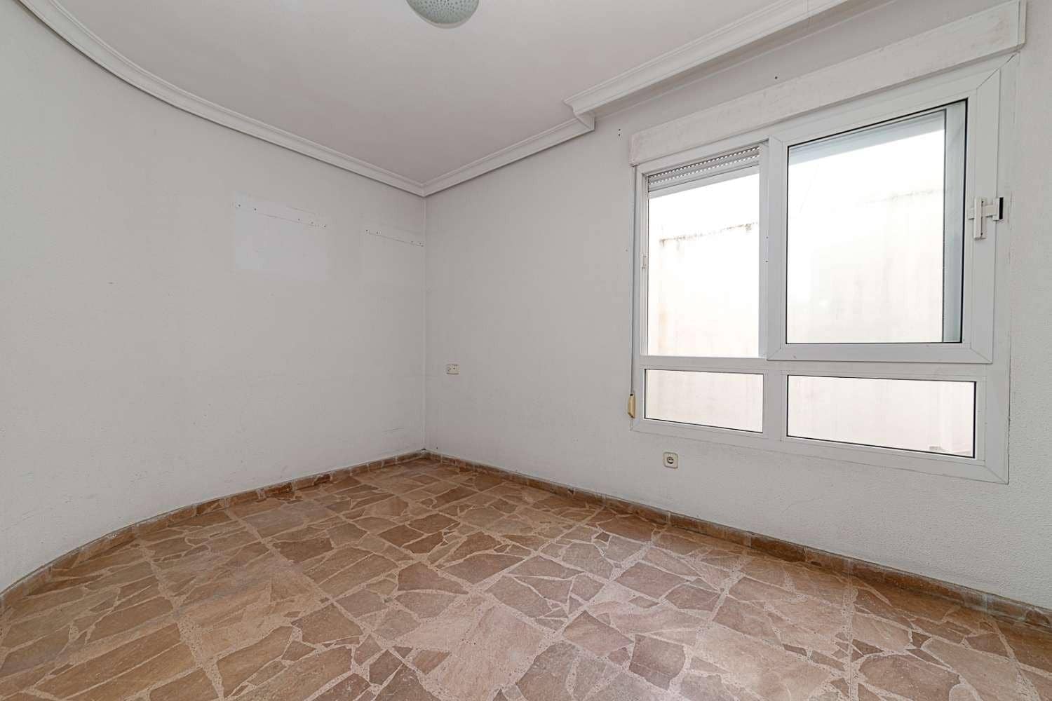 5 bedroom Apartment for sale in Torrevieja - € 264,999 (Ref: 8348250)