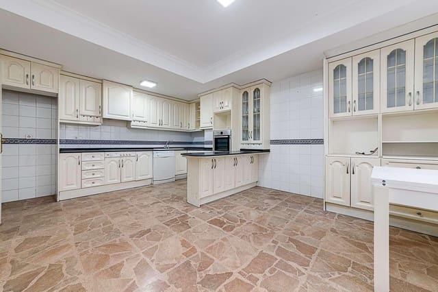 5 soveværelse Lejlighed til salg i Torrevieja - € 264.999 (Ref: 8348250)