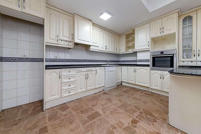 5 soveværelse Lejlighed til salg i Torrevieja - € 264.999 (Ref: 8348250)