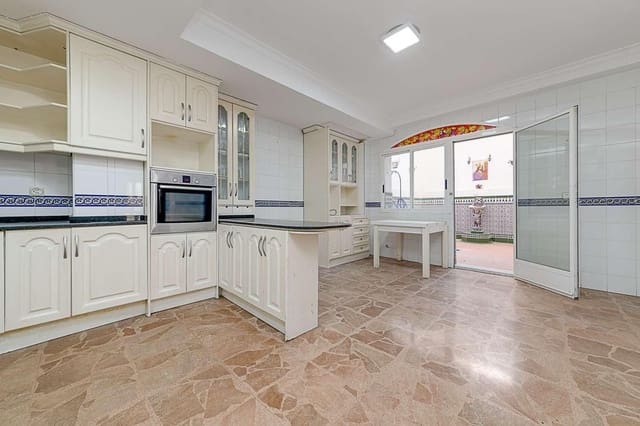 5 soveværelse Lejlighed til salg i Torrevieja - € 264.999 (Ref: 8348250)