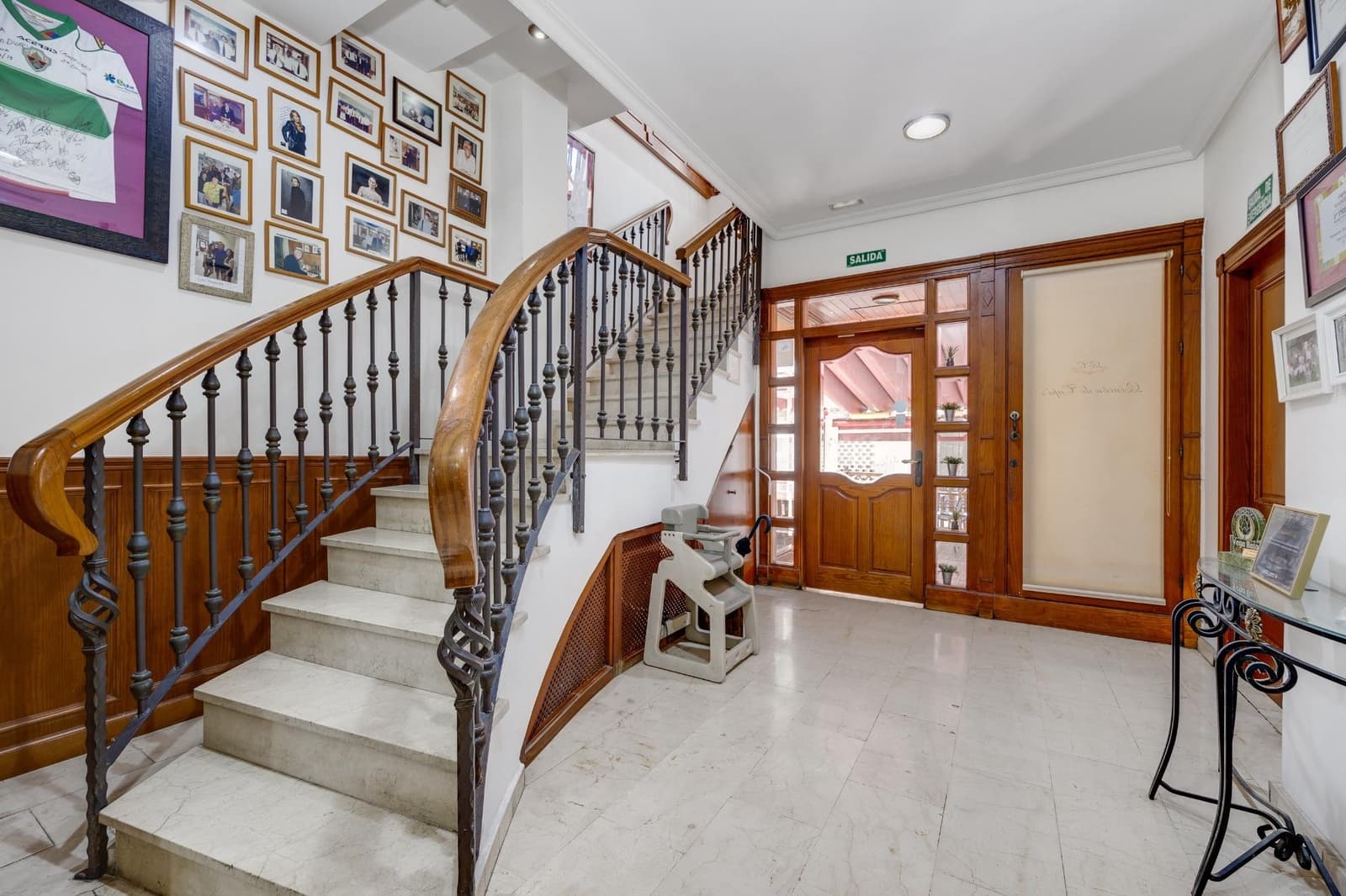 Commercial for sale in Torrevieja - € 799,999 (Ref: 8460342)