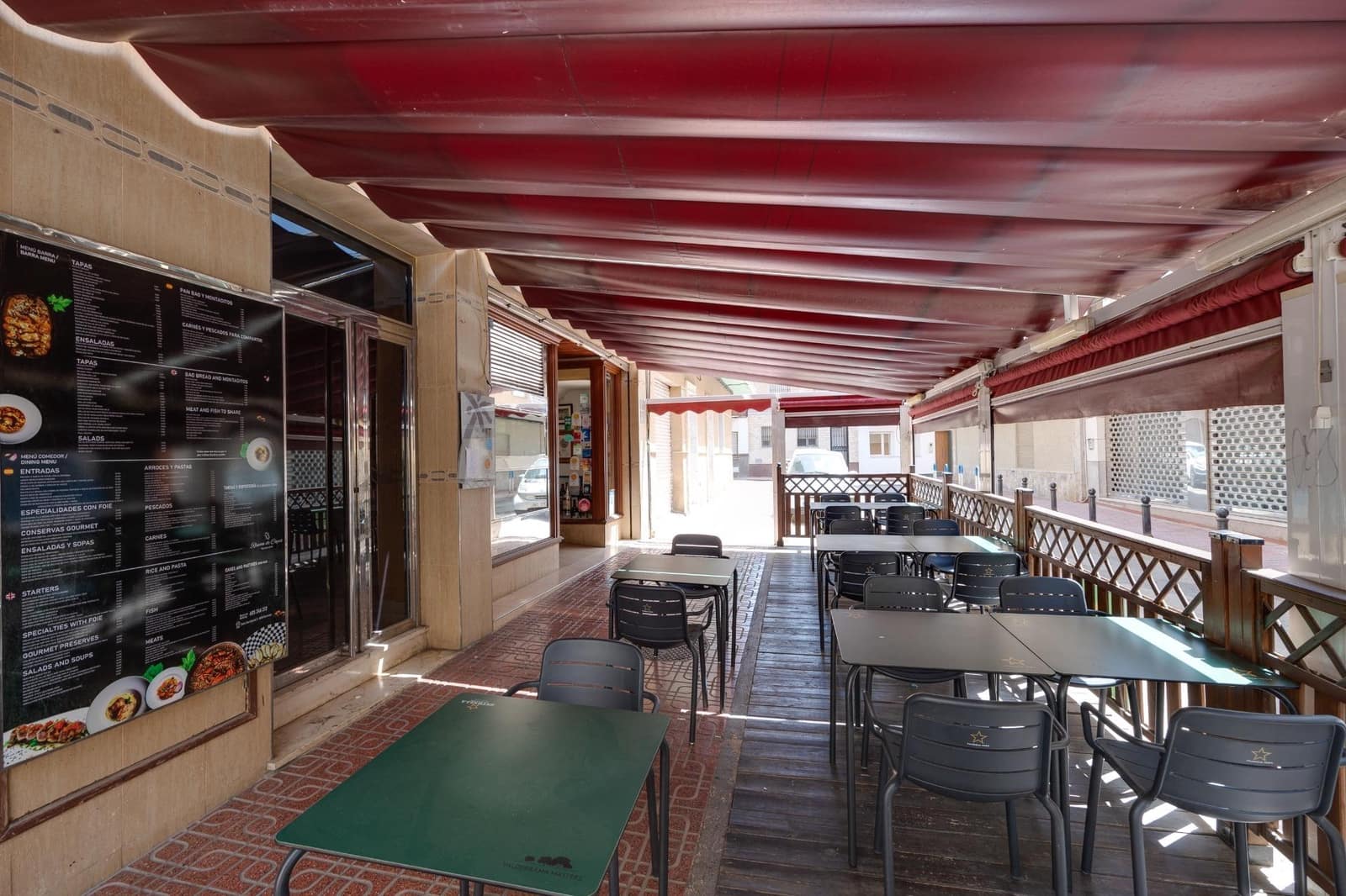 Commercial for sale in Torrevieja - € 799,999 (Ref: 8460342)