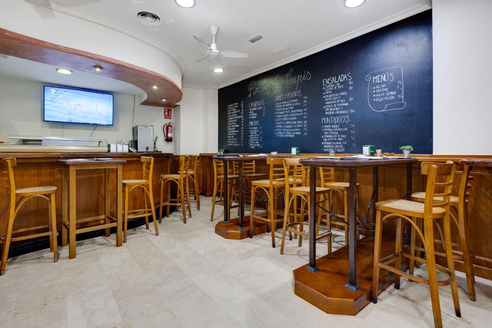 Commercial for sale in Torrevieja - € 799,999 (Ref: 8460342)