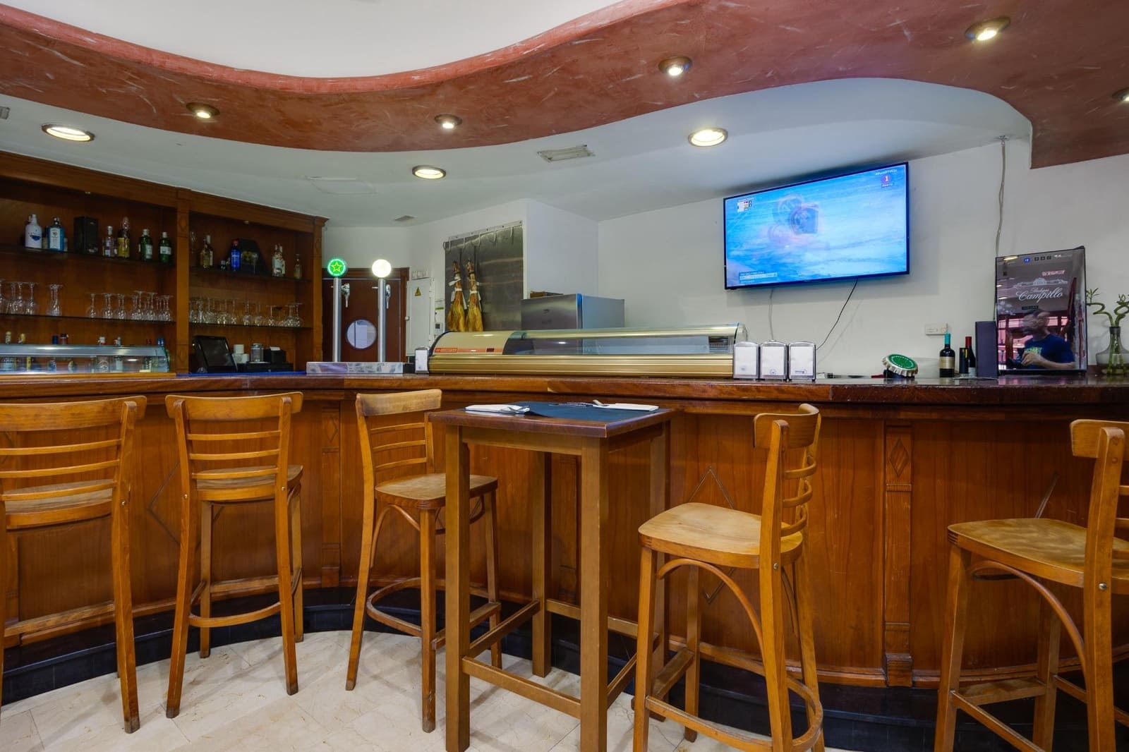 Commercial for sale in Torrevieja - € 799,999 (Ref: 8460342)