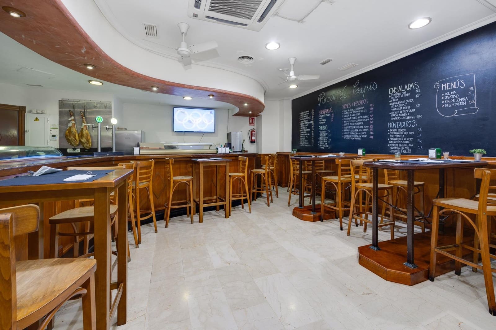 Commercial for sale in Torrevieja - € 799,999 (Ref: 8460342)