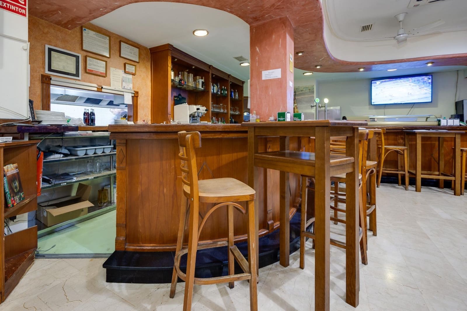 Commercial for sale in Torrevieja - € 799,999 (Ref: 8460342)