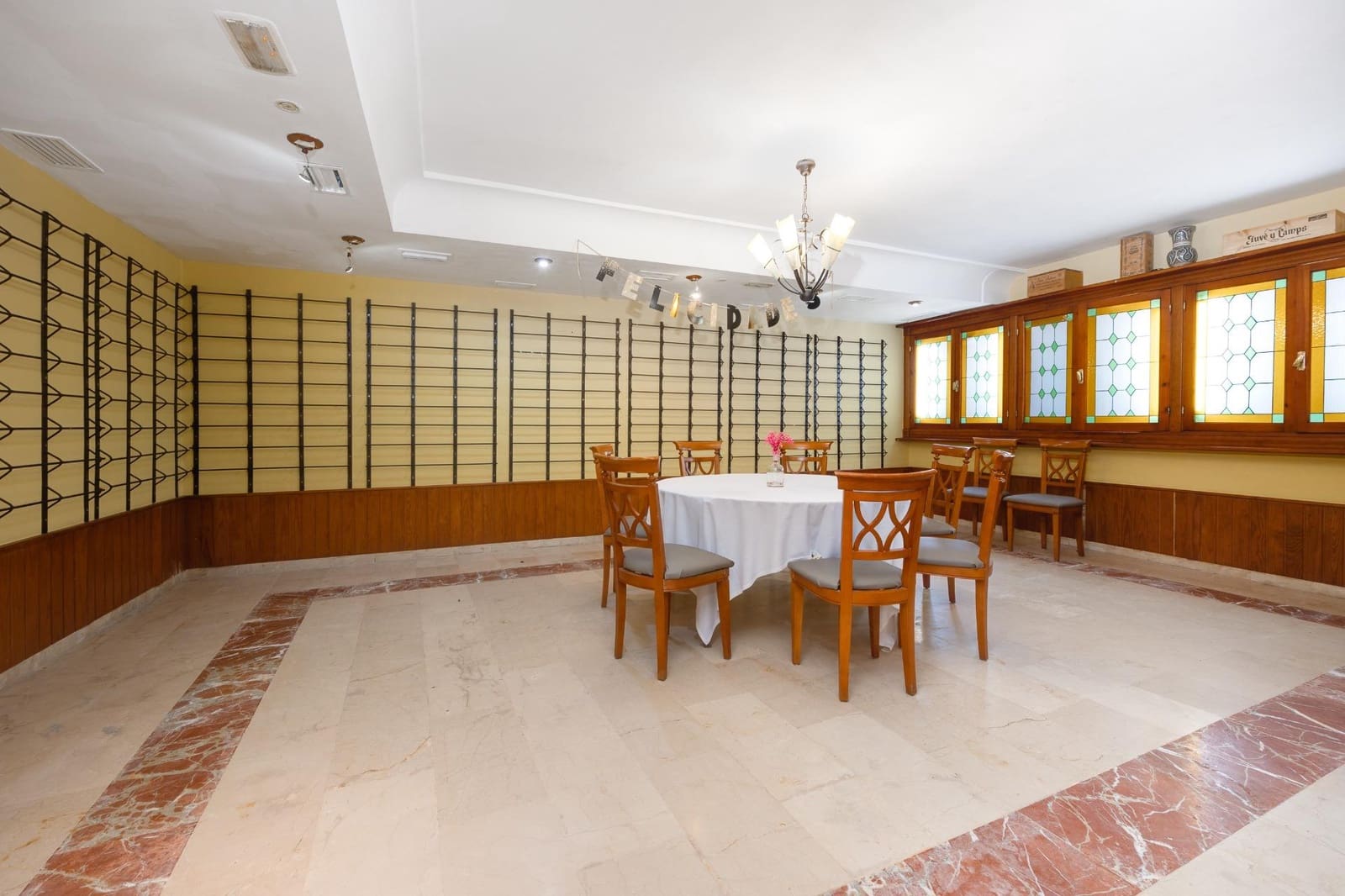 Commercial for sale in Torrevieja - € 799,999 (Ref: 8460342)