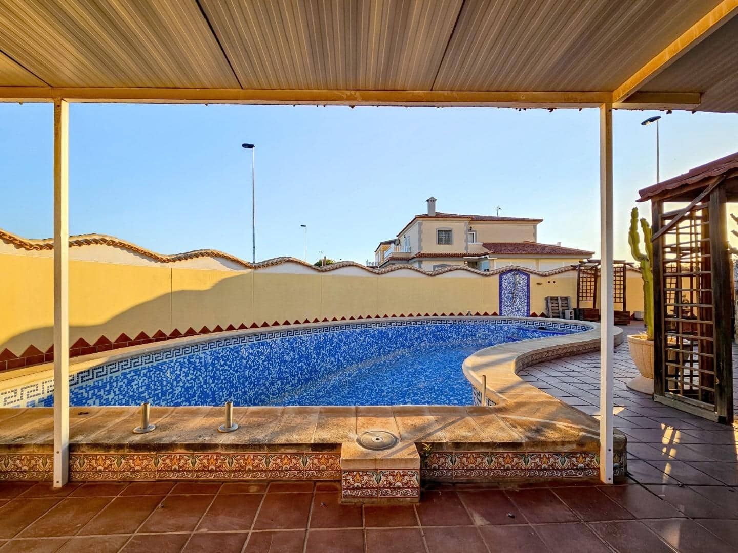 5 camera da letto Villa in vendita in Torrevieja con piscina garage - 990.000 € (Rif: 8610713)
