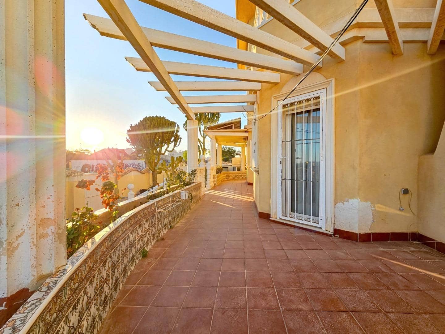 5 camera da letto Villa in vendita in Torrevieja con piscina garage - 990.000 € (Rif: 8610713)