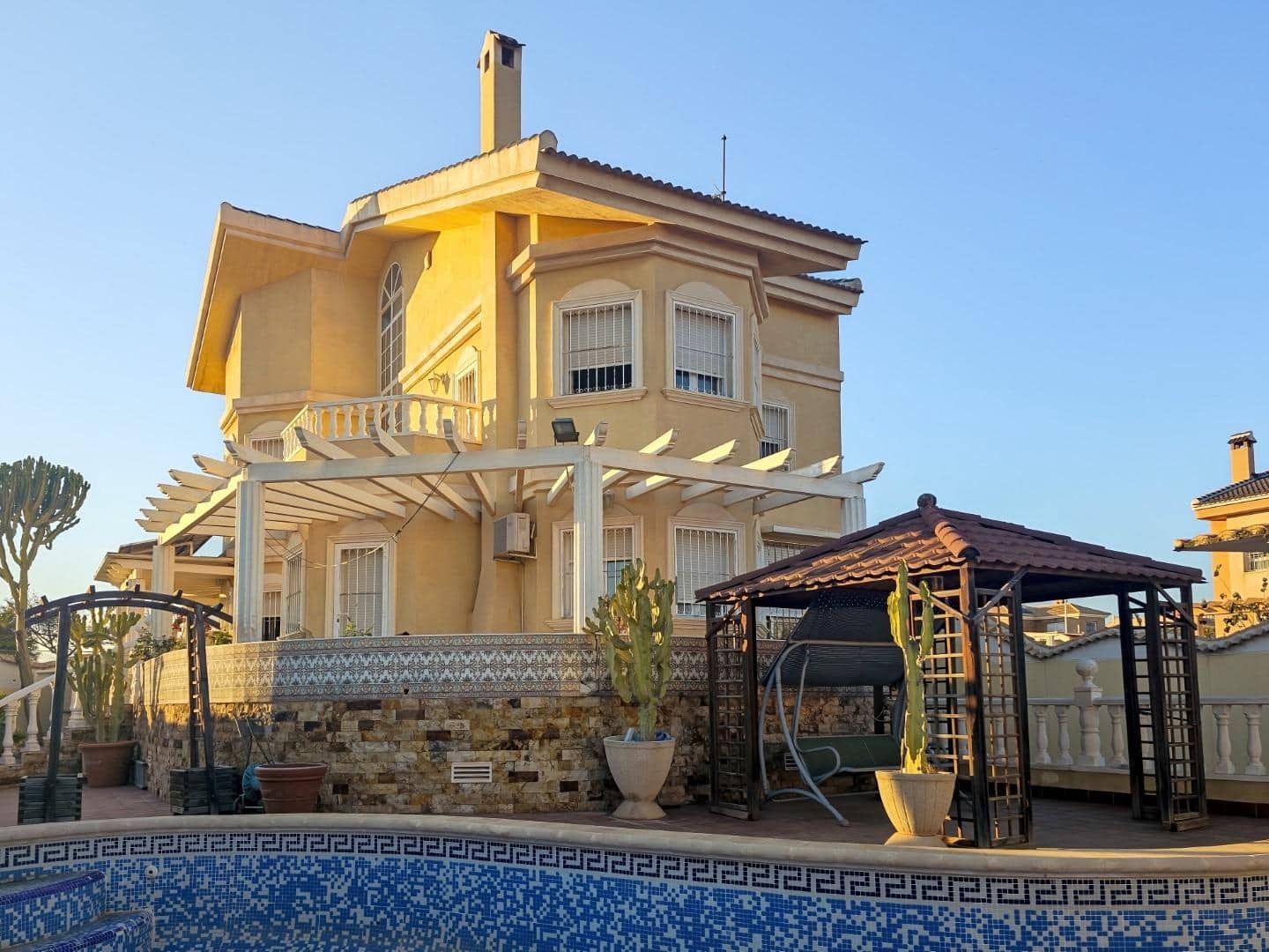 5 camera da letto Villa in vendita in Torrevieja con piscina garage - 990.000 € (Rif: 8610713)